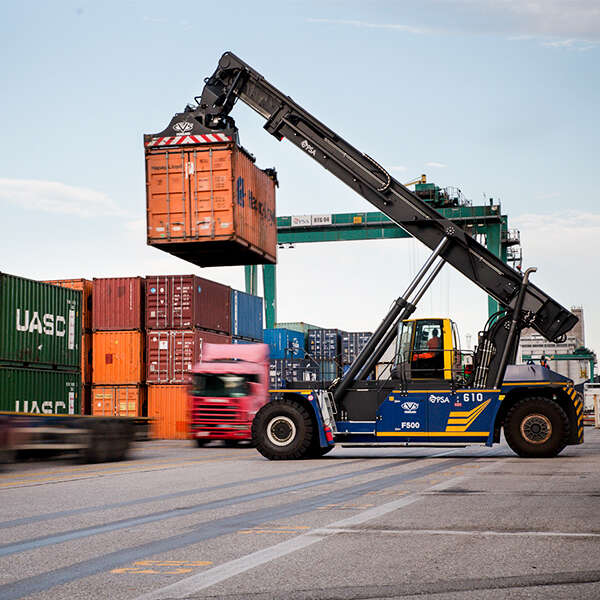 trasporto singolo di container movimentazione porto di Venezia
