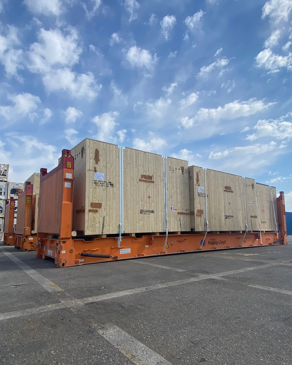 rizzaggio dei container al porto di Venezia